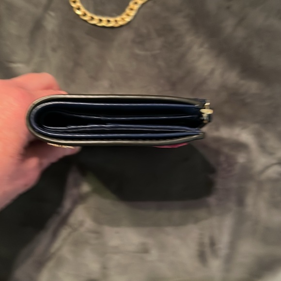 FLASH SALE🔥🔥LIKE NEW TORY BURCH PEACE & LOVE WALLET W/UNBRANDED CROSSBODY CHAIN💗 - Picture 6 of 11